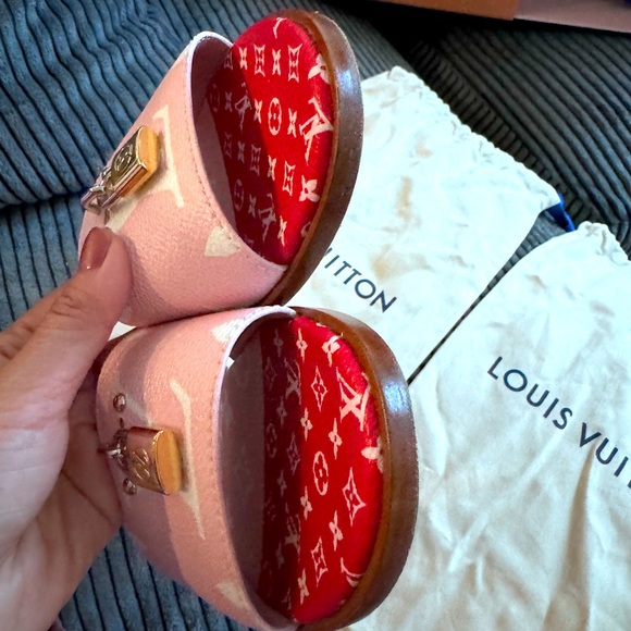 EUC💕100% AUTHENTIC LV SANDALS💕RARE & GORGEOUS - Picture 7 of 16